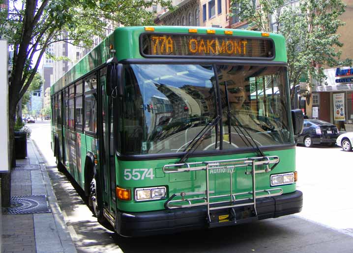 Port Authority Gillig Advantage 5574